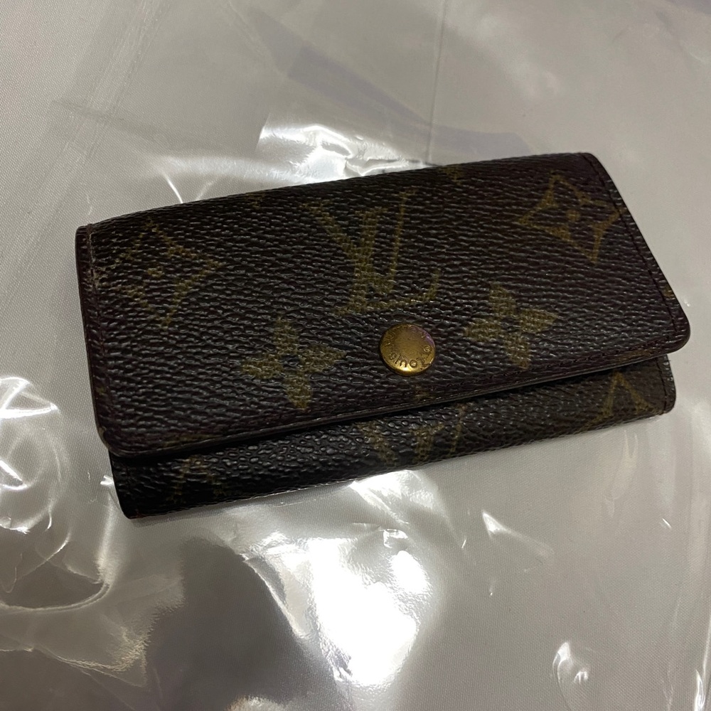 Louis Vuitton key holder